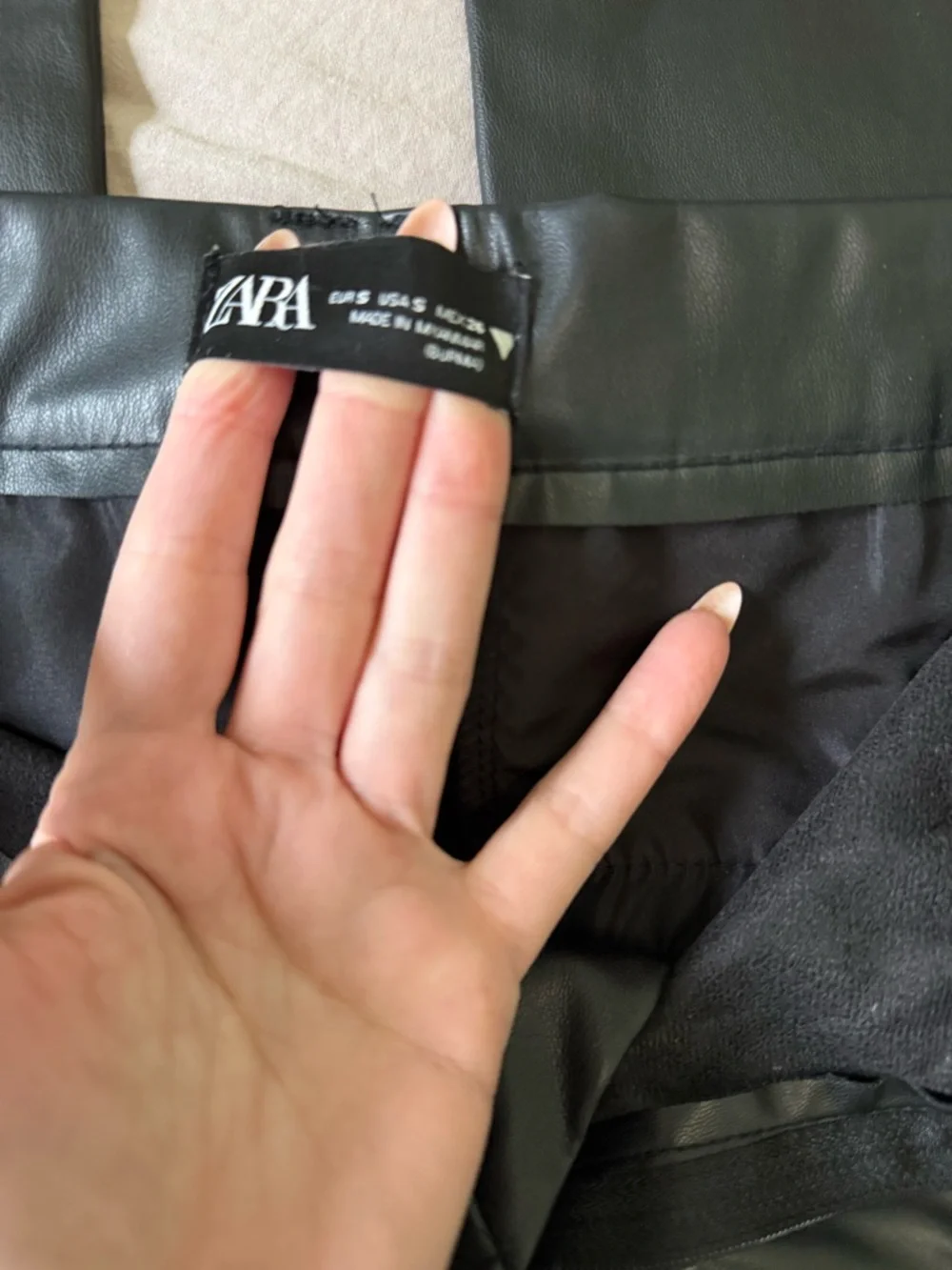 Zara Black Faux Leather Pants - Picture 3 of 5